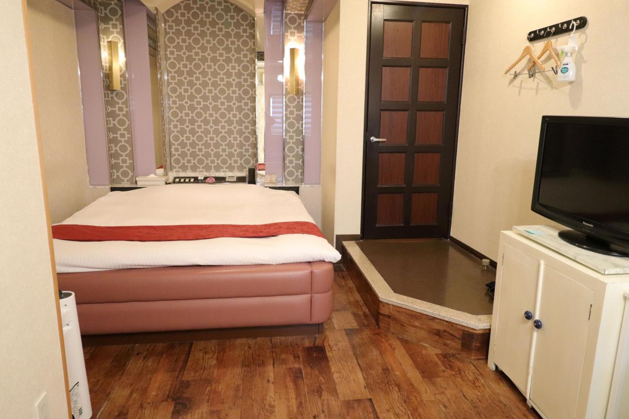 天然個室温泉 Hotel Lafontaine 諏訪 (Adults Only) Suwa  Buitenkant foto